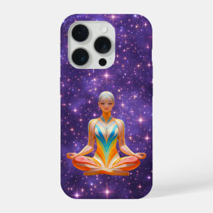 Mujer meditativa y cielo púrpura estrellado