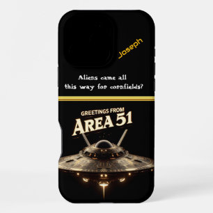 Funda Para iPhone 16 Pro Max OVNI sobre el área 51 al anochecer