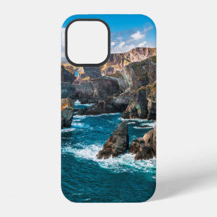 Funda Para iPhone 12 Paisaje dramático en Mizen Head en la costa Atlánt