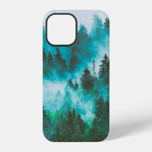 Funda Para iPhone 12 Paisaje montañoso brumoso y neblinoso con bosque d