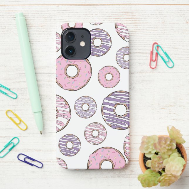 Funda Para iPhone Patrón De Donuts, Donuts Rosados, Donuts Morados (En el escritorio)