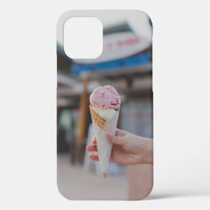 Funda Para iPhone 12 Persona sosteniendo helado de fresa