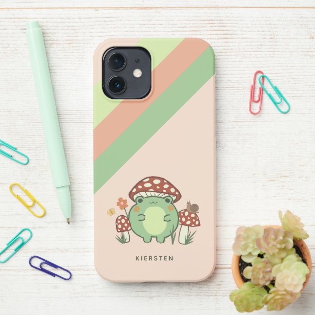 Funda Para iPhone Personalizado de Rana Cuta y Hongos | Nombre (En el escritorio)