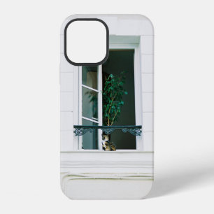 FUNDA PARA iPhone 12 PLANTA VERDE EN VENTANA BLANCA
