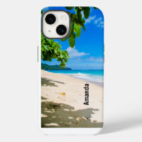 Playa tropical de arena y surf
