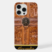 Puerta de árbol de madera con un almidonado