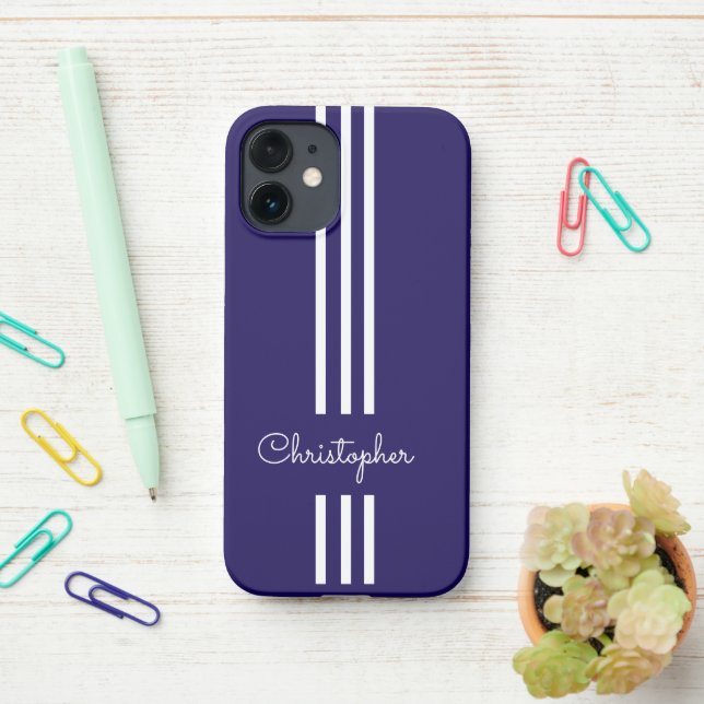 Funda Para iPhone Rayas de carreras modernas y elegantes monogramada (En el escritorio)