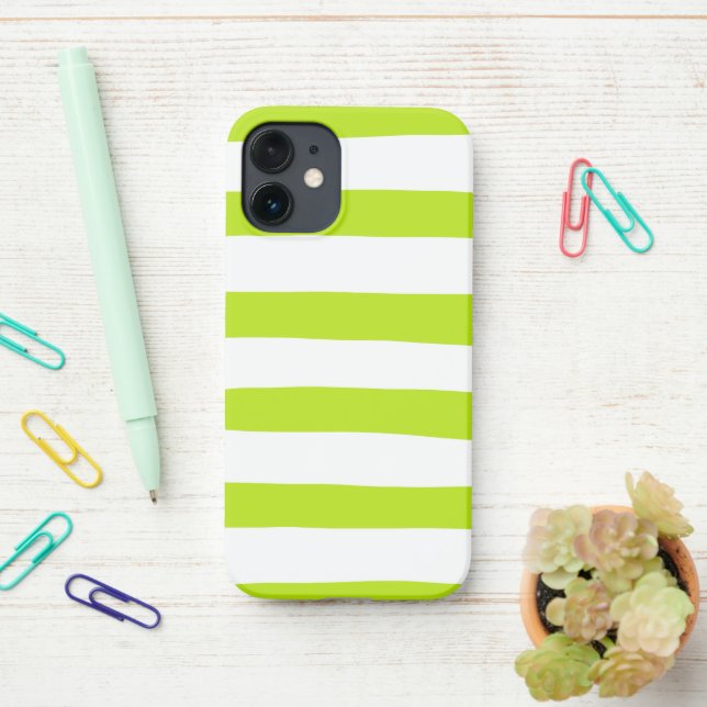 Funda Para iPhone Rayas desiguales en verde limón y blanco (En el escritorio)
