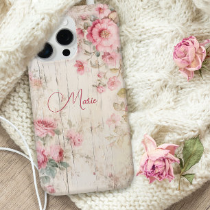 Rosas de estilo rústico de cottage en madera vieja