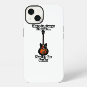Siempre hay tiempo para tocar la guitarra. retro