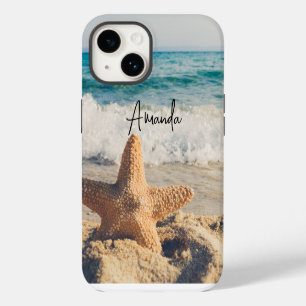 Funda Para iPhone 14 Starfish en una foto de una playa de arena
