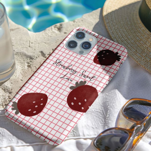Funda Para iPhone Strawberry Sweet Love – Minimal Berry Trio on Red  (Subido por el creador)