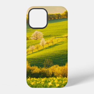 Funda Para iPhone 12 Tranquilo paisaje rural en rayos de sol. Hermoso s