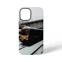 Tren amarillo y turquesa