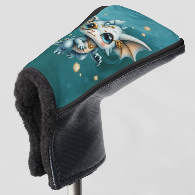 Funda Para Palo De Golf Little Steam Dragon – Professional Chaos Engineer. (Anverso 3/4)