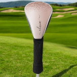 Funda Para Palo De Golf Oro Rosa - Nombre Metalizado del monograma del Pur<br><div class="desc">Oro Rosa - Purpurina de espuma metálica de Relieve metalizado de imitación rosada de Rubor Cepillado Monograma Metalizado Tapa del controlador de golf. Esto hace que el dulce perfecto cumpleaños 16, boda, ducha de novia, aniversario, ducha de bebé o fiesta de soltera sea regalo para alguien que ama el lujo...</div>