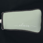 Funda Para Palo De Golf Sage Green Minimalista Moderno Monograma elegante<br><div class="desc">Presentamos nuestra elegante colección de monogramas Minimalistas y ecológicos: eleve su estética con serenidad sofisticada y elegancia intemporal. Nuestra colección muestra diseños minimalistas en un ambiente tranquilo y verde, complementado con refinados monogramas adaptados a su estilo personal. Desde papel pulido hasta accesorios versátiles, cada pieza de nuestra colección está meticulosamente...</div>