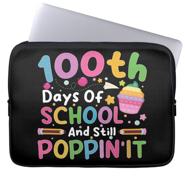 Funda Para Portátil 100 Días De Escuela Y Aún Chica De Poppin (Frente)