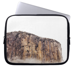 Funda Para Portátil Acantilado escarpado que sube sobre las nubes
