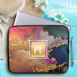 Funda Para Portátil Aga monogramo acuarela color oro azul púrpura verd<br><div class="desc">Un Relieve metalizado cuadrado brillante y falso dorado con una tipografía de escritura monograma inicial sobre un rico fondo dorado ventilado, azul marino, verde cazador, rosa y morado de color agua en este elegante y moderno manga monogramada de neopreno. Hace una declaración divertida y elegante cada vez que la usas....</div>