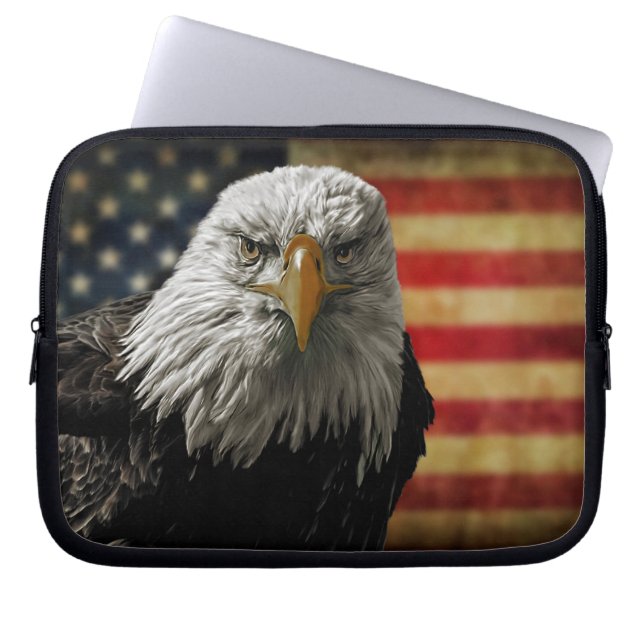 Funda Para Portátil Águila calva americana sobre bandera ondulada (Frente)