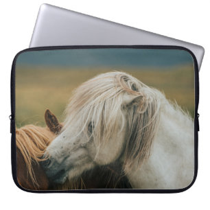 FUNDA PARA PORTÁTIL AMABLE PAREJA DE CABALLOS