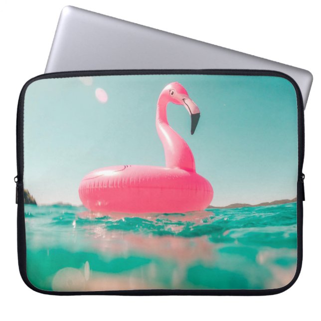 Funda Para Portátil Anillo de natación de flamingo rosado en cuerpo de (Frente)