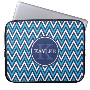 Funda Para Portátil Aqua Blue Chevron y Monograma de la Marina Moderna