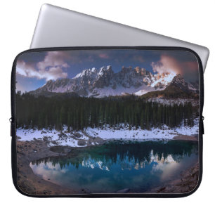 FUNDA PARA PORTÁTIL ÁRBOLES CERCA DE LA MONTAÑA