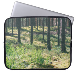 Funda Para Portátil Árboles forestales. Madera verde natural fondo sol