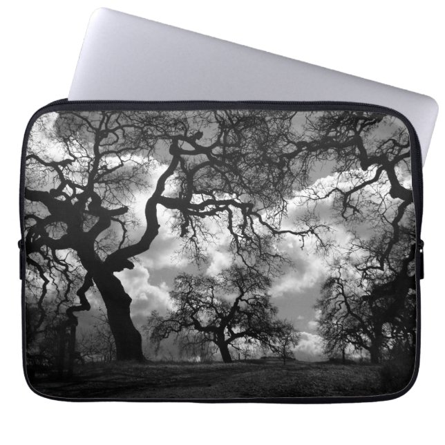 Funda Para Portátil Árboles frecuentados blancos y negros (Frente)