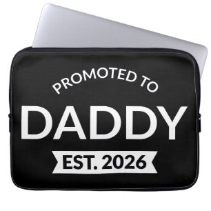 Funda Para Portátil Ascendido a Papá Est. 2026 II