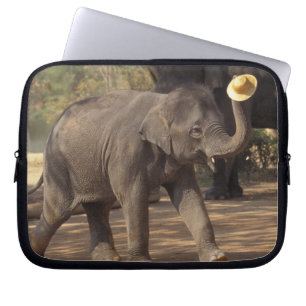 Funda Para Portátil Asia, Tailandia, Lampang Inclinándose con sombrero