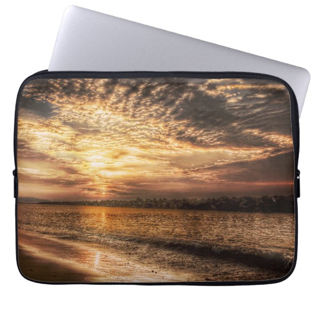 Funda Para Portátil Asombroso amanecer en la playa (Frente)