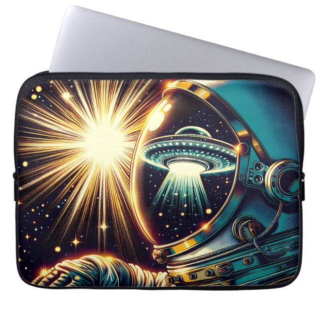 Funda Para Portátil Astronauta con reflejo de un OVNI  (Frente)
