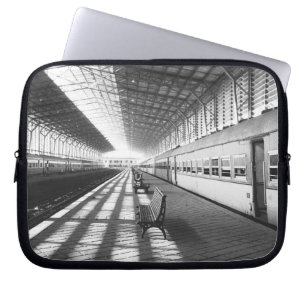 Funda Para Portátil Asuán Egipto, Interior de la Estación de Trenes de