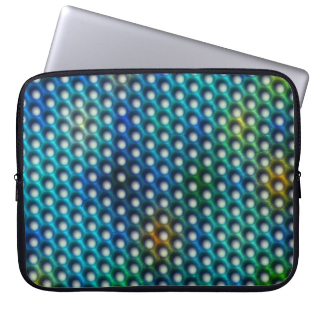 Funda Para Portátil azul esverdeada com com círculos que parecem furos (Frente)