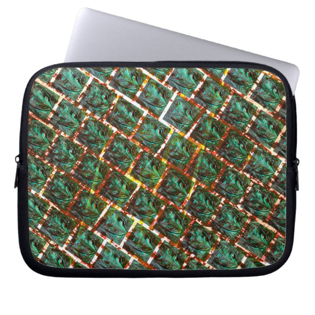 Funda Para Portátil Bajo una parrilla sucia y oxidada (Frente)