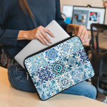 Funda Para Portátil Baldosas mediterráneas, portuguesas, azulejo, mall<br><div class="desc">Elegante,  elegante y sofisticado,  con baldosas mediterráneas de color azul y blanco. Un regalo moderno y de moda,  perfecto para el amante de Azulejo en su vida.</div>