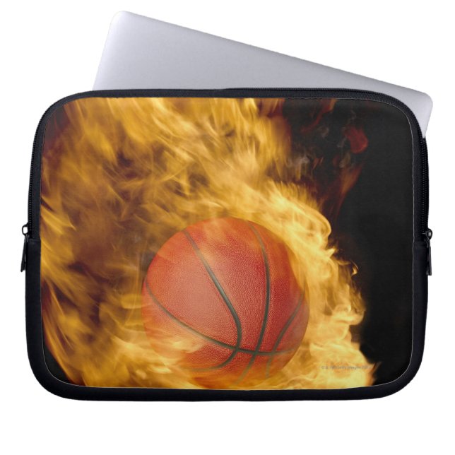 Funda Para Portátil Baloncesto en llamas (compuesto digital) (Frente)