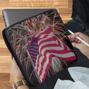 Funda Para Portátil Bandera estadounidense y fuegos artificiales