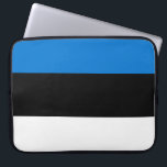 Funda Para Portátil Bandera estonia<br><div class="desc">Este diseño presenta la bandera nacional de Estonia (oficialmente la República de Estonia), que es un país de la costa oriental del Mar Báltico en el norte de Europa. Está rodeada al norte por el golfo de Finlandia frente a Finlandia, al oeste por el Mar Báltico frente a Suecia, al...</div>