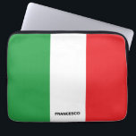 Funda Para Portátil Bandera italiana audaz personalizada<br><div class="desc">Este verde,  blanco y rojo atrevido y sencillo de la bandera italiana en un funda personalizado de manga portátil. Es un regalo maravilloso para cualquiera que ame su herencia italiana. ¡Genial para casa,  oficina o escuela!</div>