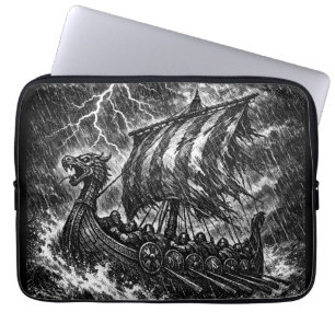 Funda Para Portátil Barco largo vikingo en la tormenta — Ink Saga Art