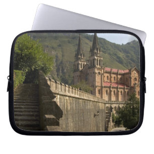 Funda Para Portátil Basílica de Covadonga, noroeste de España.