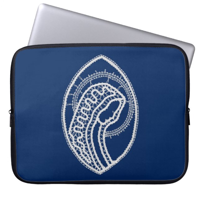 Funda Para Portátil Bendita Virgen María, encaje blanco, azul marino (Frente)