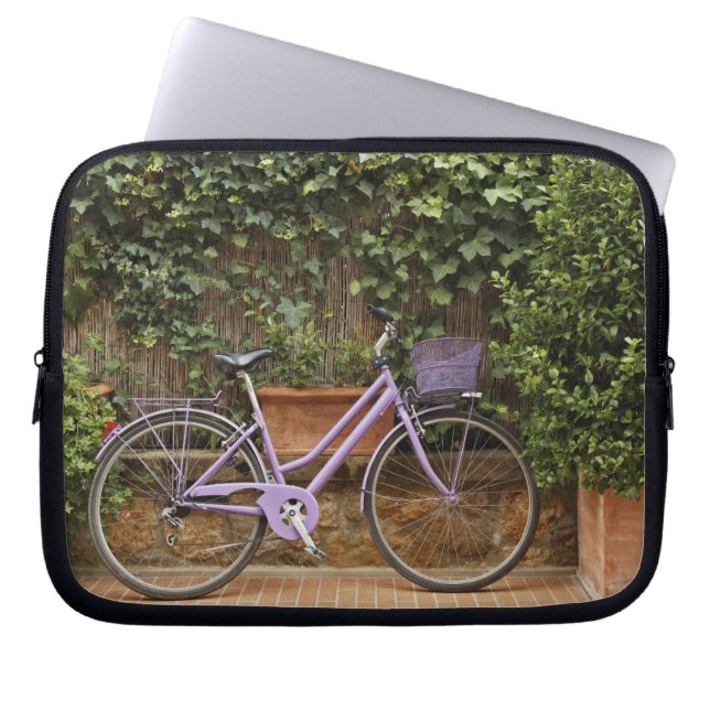 Funda Para Portátil Bicicleta estacionada, Pienza, Italia, Toscana (Frente)