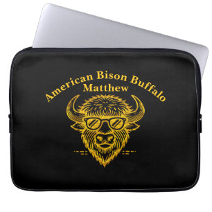 Funda Para Portátil Bison usa gafas de sol con una expresión de Guay