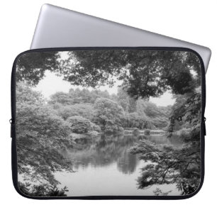 Funda Para Portátil Blanco y negro, fresco, único y natural y lago