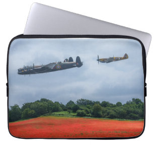 Funda Para Portátil Bombardero De Lancaster Por Un Campo De Adormidera